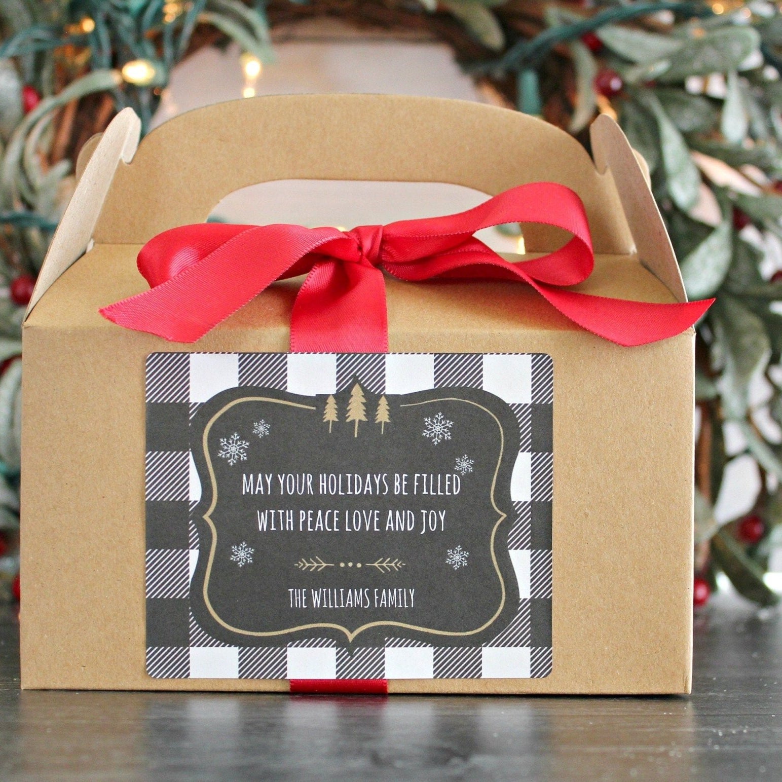 Buffalo Plaid Christmas Candle - The Dancing Wick