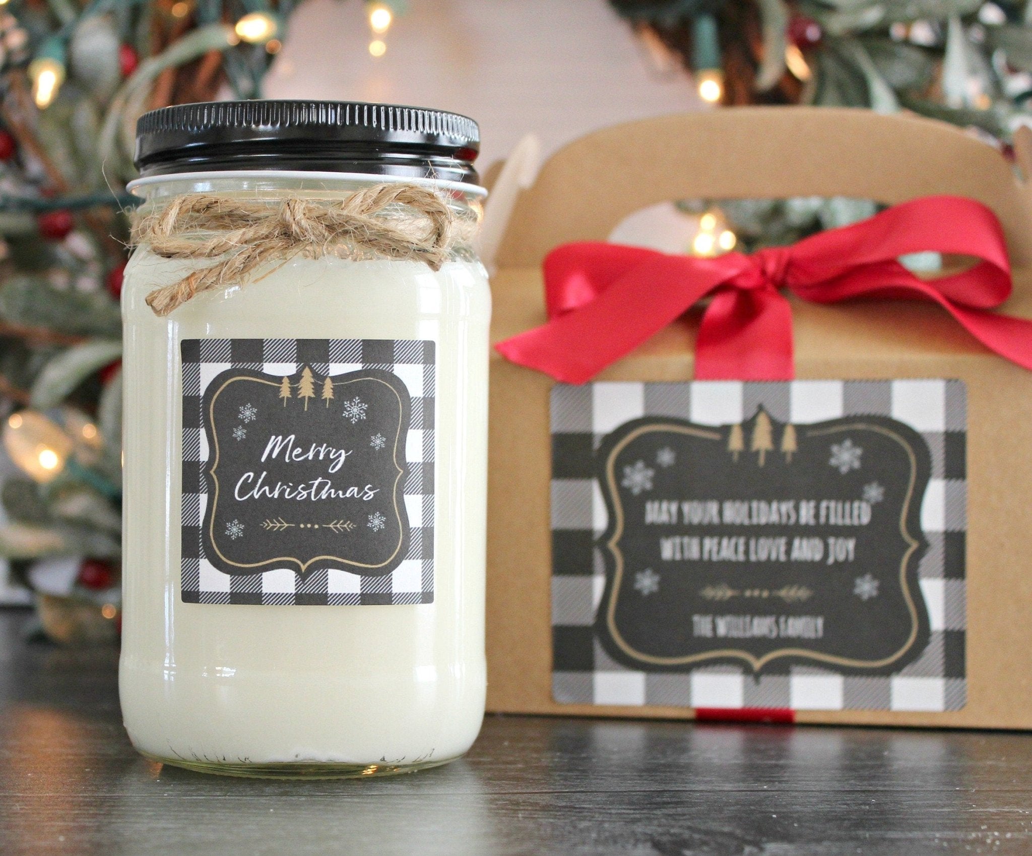 Buffalo Plaid Christmas Candle - The Dancing Wick